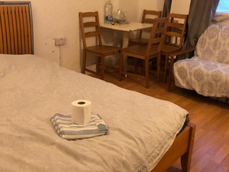 Private Rooms In 3 Bedroom Flat!! London Bagian luar foto
